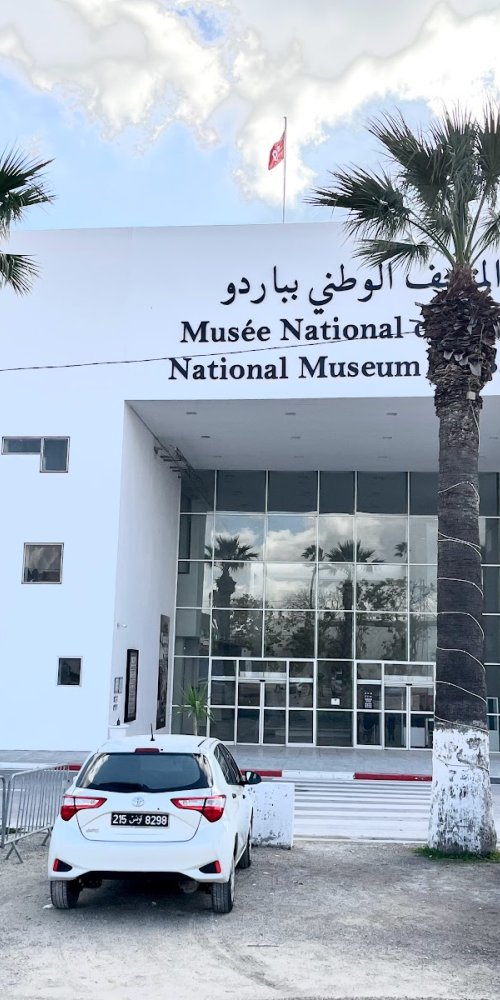 Street scene in Le Bardo, TN